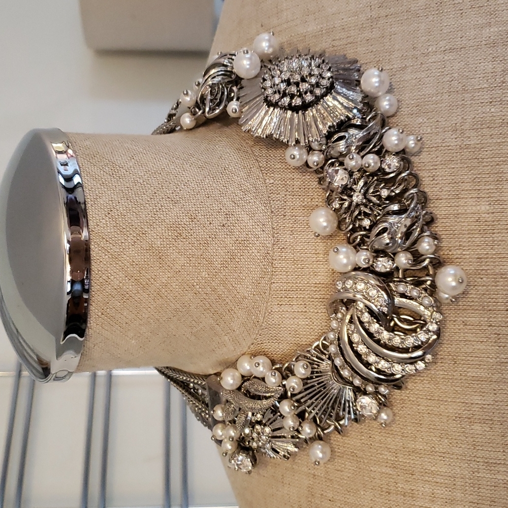 Stunning silver w/pearl accents adjustable necklace